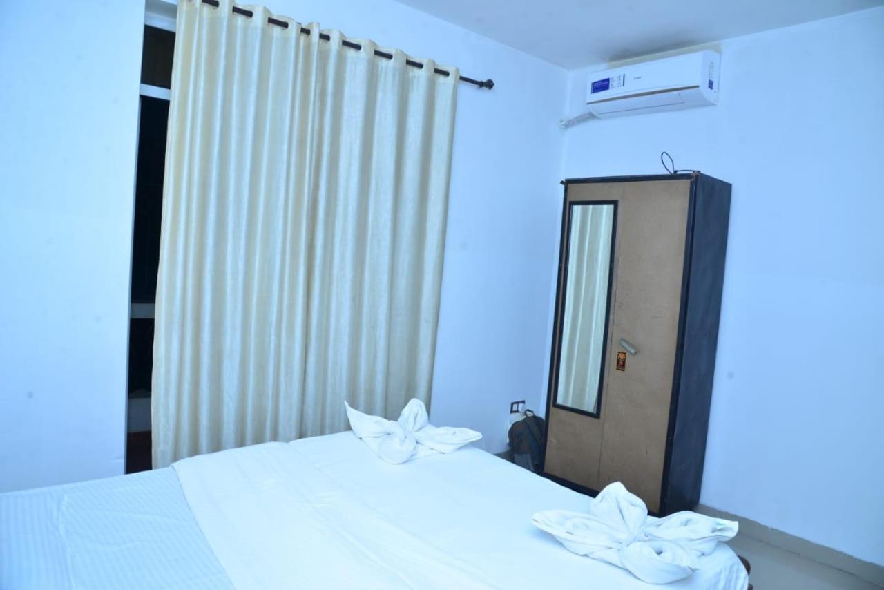 Apartment Cliff Heaven 2 Bhk Ac *