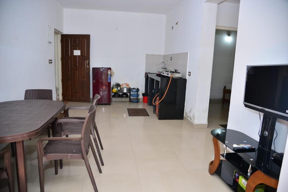 Cliff Heaven 2 Bhk Ac Apartment
